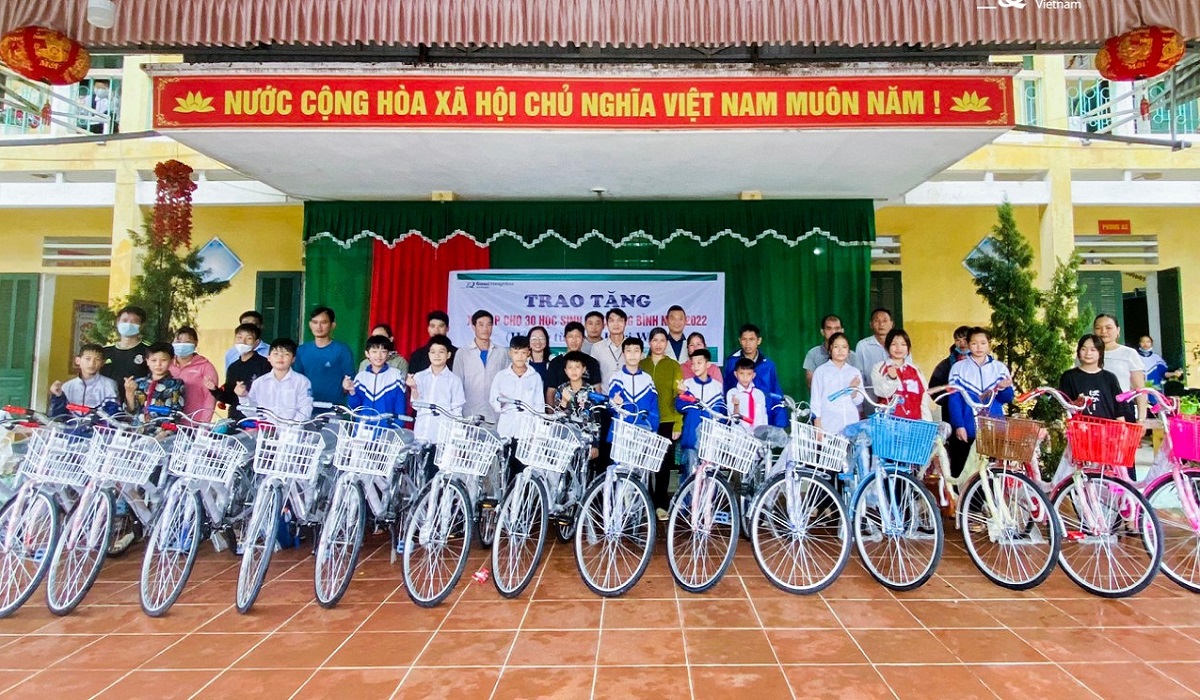Alo789 tặng 30 chiếc xe đạp cho trẻ em 